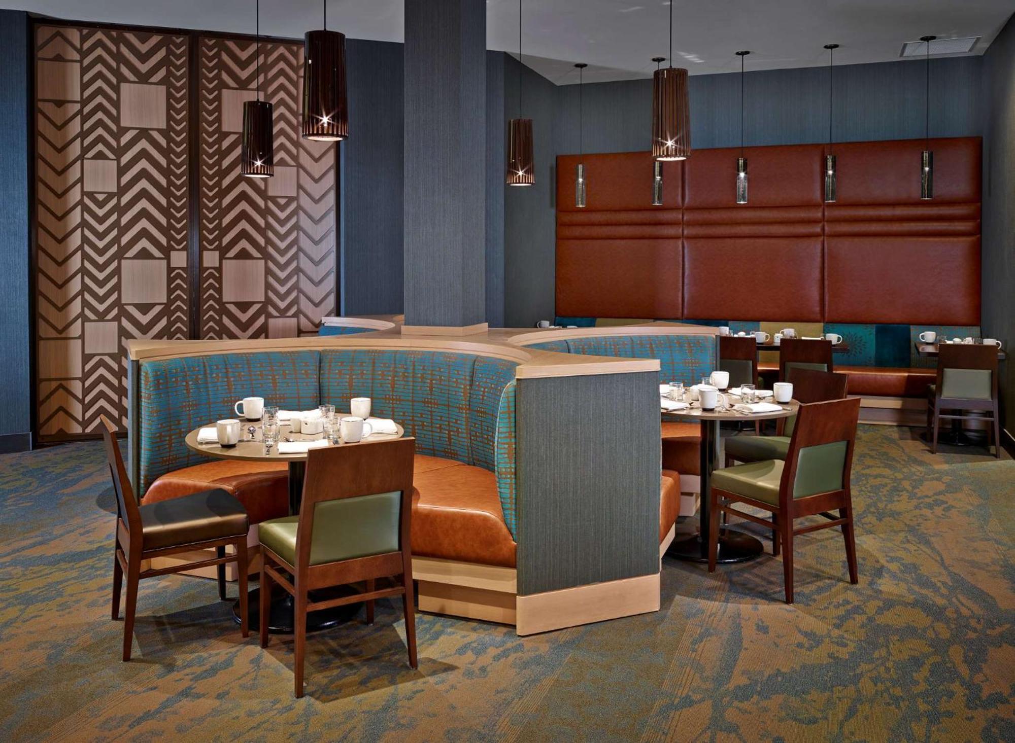 Doubletree By Hilton Hotel & Conference Centre Regina Ngoại thất bức ảnh